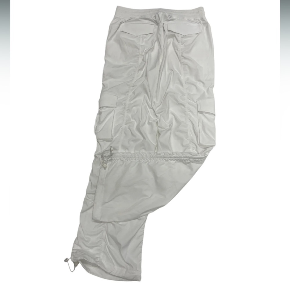 Lululemon Sz S Dance Studio Relaxed-Fit Mid-Rise Cargo Pant White Like New 2024 - Picture 4 of 16